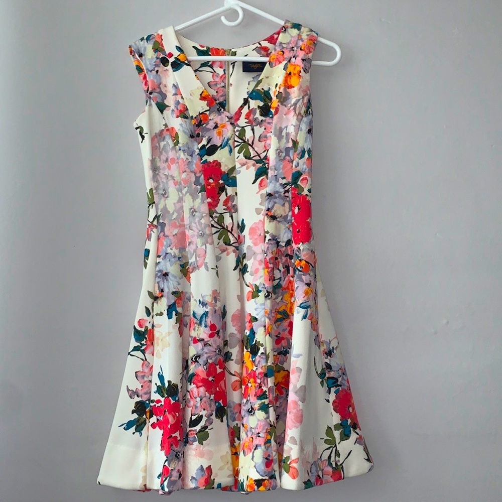 Just Taylor…White Floral Dress